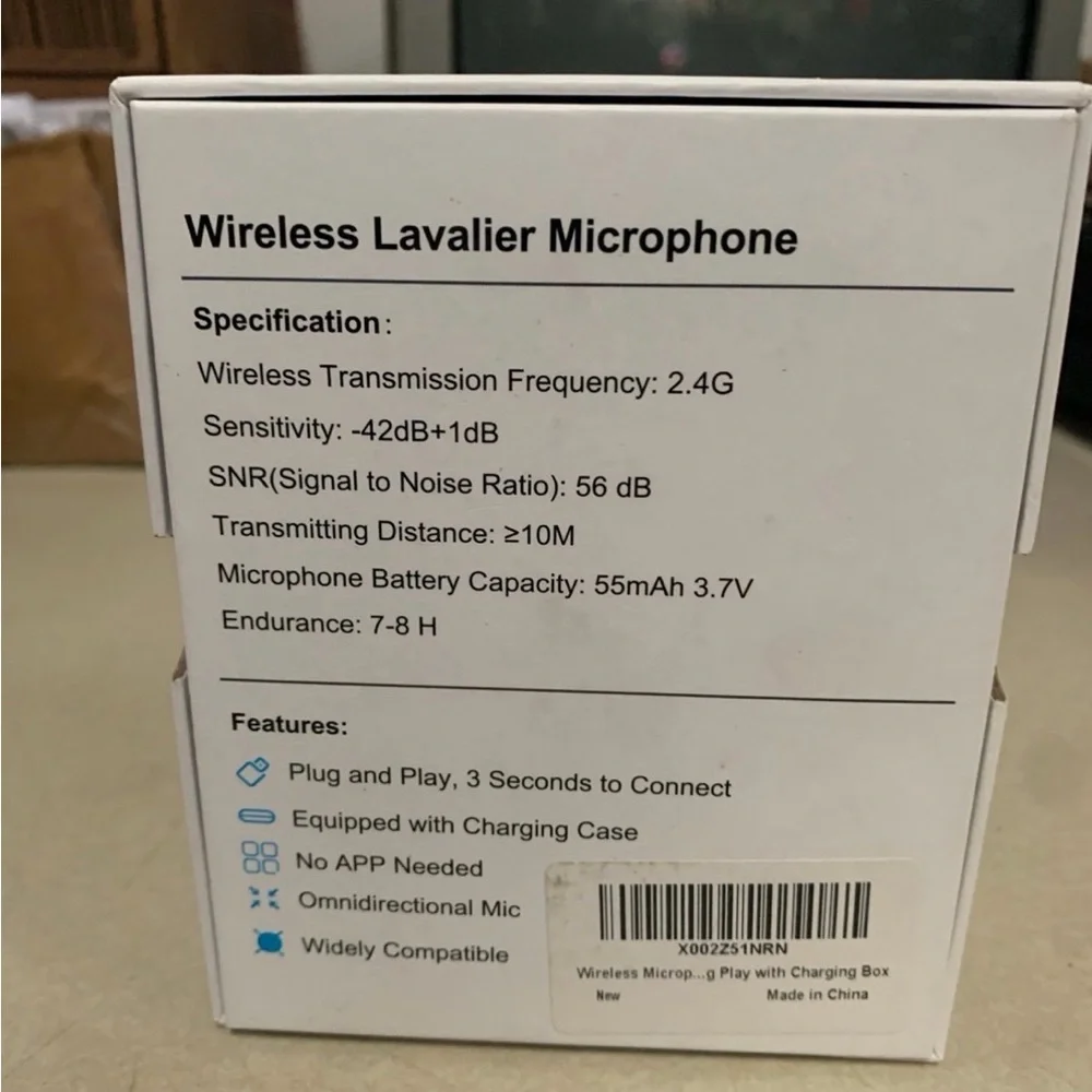 Wireless Lavalier Microphone Black (NEW Open Box) With Charging Case